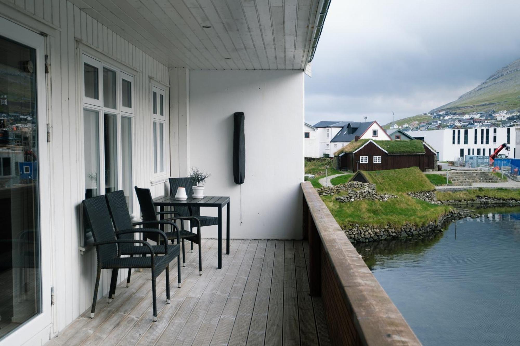 Spacious City Center Home By The Sea Klaksvík Екстериор снимка
