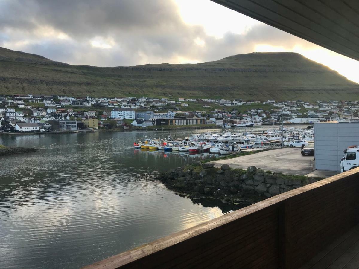 Spacious City Center Home By The Sea Klaksvík Екстериор снимка